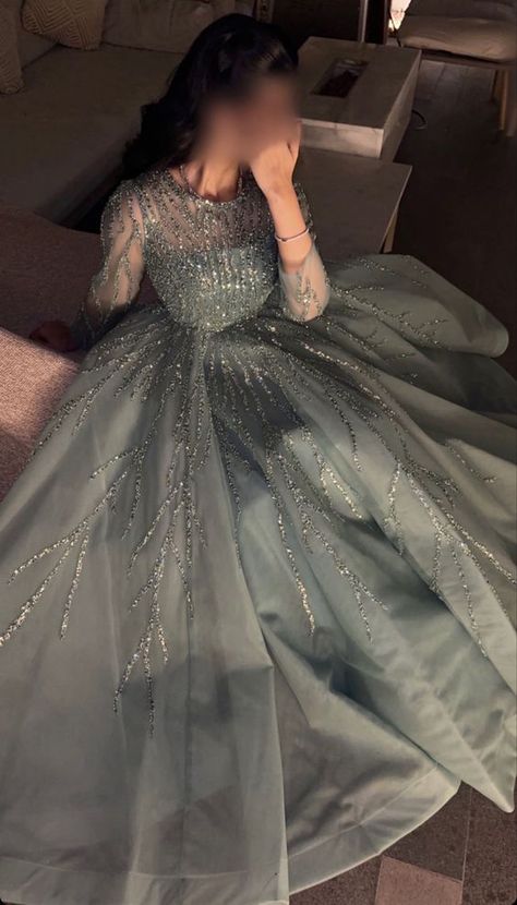 Princess Evening Dress, Party Wear Gowns, Pakistani Fancy Dresses, Evening Dress Floor Length, Fancy Dresses Long, Fancy Dress Design, Quick Outfits, Stylish Dress Book, Pakistani Bridal