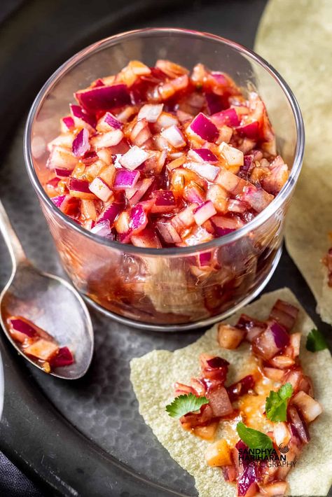 Red Onion Chutney, Chutney Sandwich, Indian Chutney Recipes, Indian Sauces, Onion Chutney, Pickled Veggies, Summer Salad Recipes, Onion Recipes, Chutney Recipes