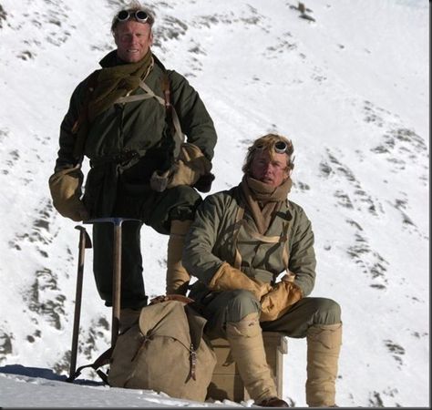 Modern Men in 1924 climbing gear Vintage Mountaineering, George Mallory, Vintage Climbing, Arctic Explorer, Free Climb, Monte Everest, Arctic Explorers, Mens Outdoor Clothing, Mountaineering Gear