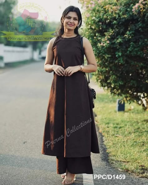 ₹875  Summer special   Cotton kurti with trendy halter neck, kantha details, hook buttons on the back and both side pockets making it a must-have for your closet 😍  Pure  Cotton work kurti  with  plazo   Brown colour look very smart perfect look for summer Sleeveless kurti for smarty women   *Size available M L  Xl Xxl  *-,38,40,42,44    *Material* -  pure cotton    Kurti length - 46 inches Plazo length - 38 inches high heels   *Price - 875 free shipping* fh  Keep posting  #underbudgetdress... Halter Neck Dress Design, High Neck Sleeveless Kurti, Cotton Material Dress Design, Back Neck For Kurti, Sleeveless Kurti Neck Designs, Sleevless Kurti Outfit For College, Casual Kurta Outfits Women, Different Kurti Designs, Kurti Models For Stitching