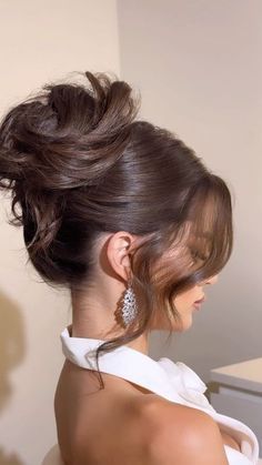 Wedding Updos Short Hair, Updo Hairstyles For Prom Short Hair, Hair Styles Prom Short, Loose Curled Updo, Hair Upstyles Prom, Sleek High Updo Wedding, Hair Up Formal, Summer Bridesmaid Hair Medium Length, Fancy Up Do Hairstyles