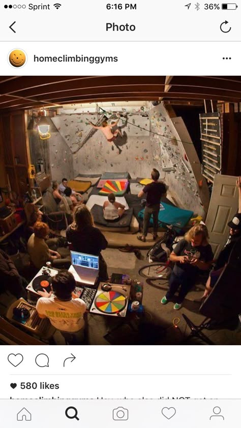 Home Climbing Gym, Outdoor Climbing Wall, Climbing Hall, Attic Study, Grunge Garage, Diy Climbing Wall, Dream Man Cave, Boulder House, Home Climbing Wall