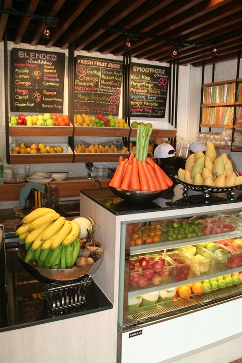 Juicing Business Ideas, Juice Bar Menu Ideas, Smoothie Business Ideas, Small Juice Bar Design, Juice Shop Ideas, Smoothie Shops, Smoothie Business, Juice Bar Ideas, Juice Bar Interior