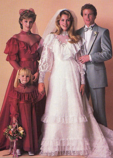 1980s wedding Party 80s Wedding Dress Vintage, 80s Wedding Decor, 80s Wedding Dresses, Oldschool Wedding, 80s Wedding Theme, 1990s Wedding, Wedding Dresses 80s, 80s Wedding Dress, 1980s Wedding Dress