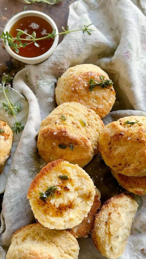 Tieghan Gerard | Honey Garlic Parmesan Biscuits! We a ll love a great biscuit, but these are extra special. A little cornmeal makes these have the perfect… | Instagram Garlic Parmesan Biscuits, Parmesan Biscuits, Tieghan Gerard, Flaky Biscuits, Special A, Honey Butter, Honey Garlic, Garlic Parmesan, Whole Milk