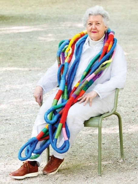 sheila hicks                                                       … Sheila Hicks, Sculpture Textile, Fibres Textiles, Advanced Style, Women Artists, Fibre Art, Futurama, Textile Jewelry, American Crafts