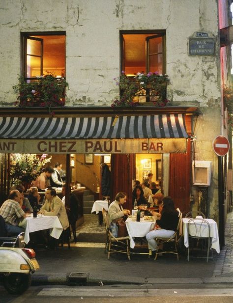 Chez Paul in the 11th arrondissement Paris Locations, Best Restaurants In Paris, Paris Kitchen, David Lebovitz, Restaurants In Paris, Restaurant Paris, French Cafe, Paris Cafe, I Love Paris