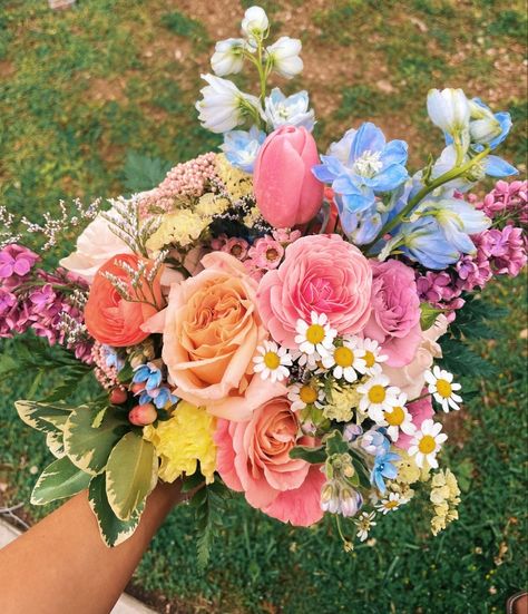 Wedding Arbor Colorful Flowers, Colorful Hoco Bouquet, Hoco Flowers, Best Bouquet, Prom Flowers Bouquet, Dance Flowers, Homecoming Flowers, Good Morning Dear, Prom Bouquet