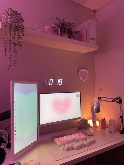 Pc Setup White, White Desk Setup, Game Room Ideas, Games Room Inspiration, Gaming Desk Setup, Dream Desk, Gamer Room Decor, Bedroom Setup, Room Redesign