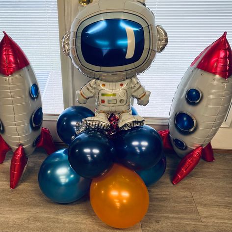 Houston We Have A Boy Baby Shower Decor, Astronaut Baby Shower Ideas, Space Themed Baby Shower Ideas, Boy Baby Shower Decor, Tiffany Baby Showers, Baby Boy Themes, Space Theme Party, Its A Boy Balloons, Space Baby