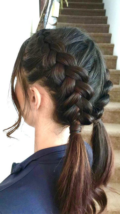 Two Braid Hairstyles, Sport Hair, Peinados Fáciles Para Cabello Corto, Hair Up Styles, Penteado Cabelo Curto, Hair Styles Easy, Hair Stylist Life, Short Hair Styles Easy, Easy Hairstyles For Long Hair