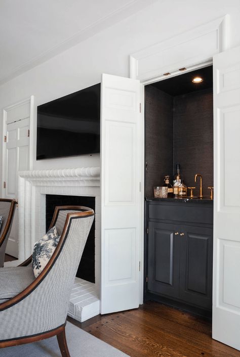 Hidden Bar Ideas For Home, Wet Bar Ideas In Living Room, Built In Bar In Living Room, Bar In Living Room, Built In Wet Bar, Closet Bar, Hidden Bar, Brick Detail, Built In Bar