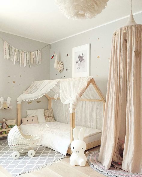 Decorative accessories for kids' rooms - by Kids Interiors Toddler House Bed, Toddler Girl Room, Toddler Room Decor, Kids Bedroom Designs, Baby Room Inspiration, Toddler Rooms, Baby Room Design, Girl Bedroom Designs