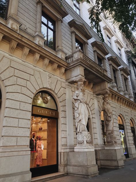 #gucci #aesthetic #building #budapest Gucci Building, House Of Gucci Aesthetic, Gucci Aesthetic, Aesthetic Building, Building Aesthetic, New York Life, House Of Gucci, Aesthetic Lifestyle, Original Photography