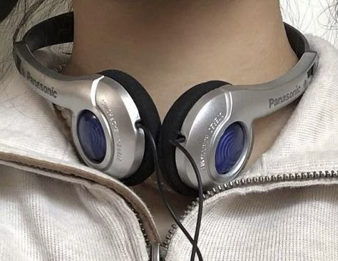 2000s Headphones Aesthetic, Y2k Headphones Aesthetic, 90s Headphones, 2000s Headphones, Y2k Headphones, Old Headphones, Panasonic Headphones, Retro Headphones, Vintage Headphones