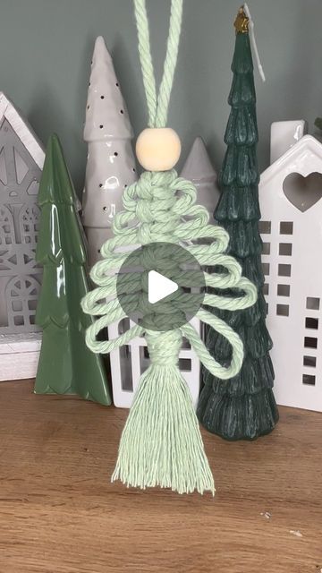 Caroline Fleming on Instagram: "Macrame Christmas Tree Tutorial I used 3mm cotton cord and lollipop sticks to measure lengths between the knots. A very simple idea to make your own Christmas macramé decorations. #macramechristmastree #macramechristmasdecoration #macrametutorials" 15 Easy Diy Macrame Xmas Decorations, Cinnamon Stick Macrame Christmas Tree, Macrame Tree Decorations, Easy Macrame Xmas Decorations, Macrame Diy Ornament, Macrame Christmas Trees Tutorial, Macrame Gifts To Make, Tiny Macrame Diy, How To Make Macrame Christmas Ornaments