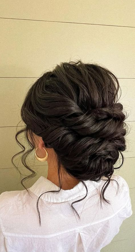 voluminous updo, updo hairstyles, updo 2022, hairstyles, upstyle hairstyles, textured updo, messy updo, wedding updo hairstyles 2022, updo hairtyles 2022 Updo Hairstyles For Wedding, Prom Hair Up, Bridesmaid Hair Inspo, Hairstyle Updo, Wedding Hair Up, Bridesmaid Hair Makeup, Hairstyles For Wedding, Bridal Hair Updo, Quince Hairstyles