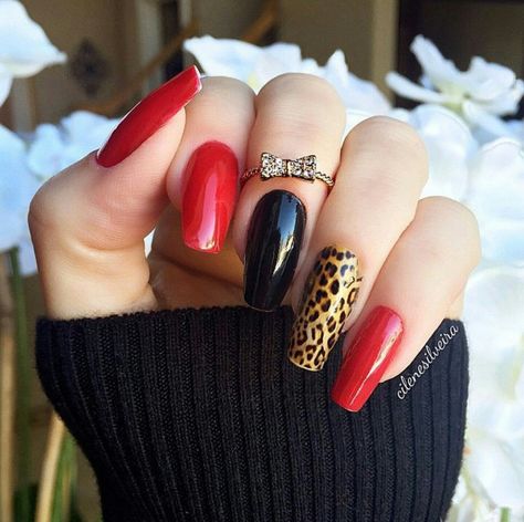 Red & black nails, leopard print nail art accent Red Leopard Nails, Red Black Nails, Prints Ideas, Valentine Nail Art, Red Acrylic Nails, Leopard Print Nails, Nail Designs Valentines, Leopard Nails, Animal Print Nails