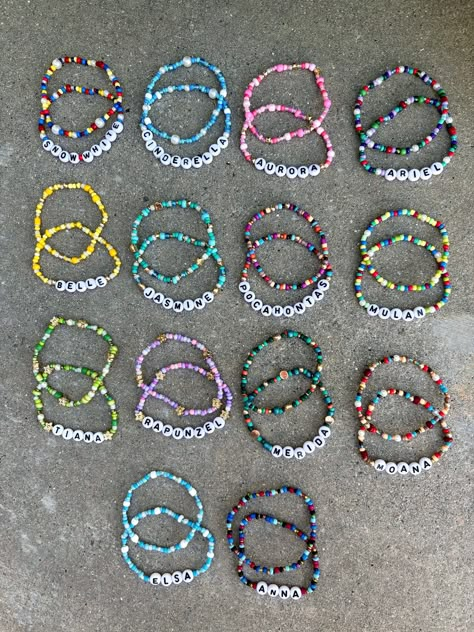 Easy-to-Follow Bracelet Patterns for Newbies Beads Letters Bracelet, Princess Beads Bracelet, Cute Bracelet Sayings, Clay Bead Disney Bracelet, Disney Princess Beaded Bracelet, Bracelet Color Combos Disney, Fandom Beaded Bracelets, Disney Inspired Clay Bead Bracelet, Disney Braclets Ideas