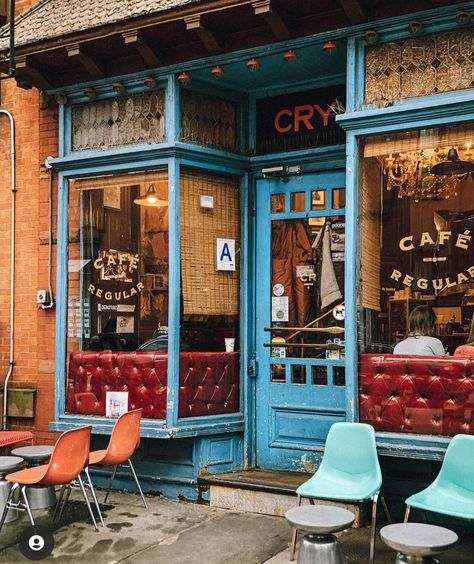 Brooklyn Coffee Shop Aesthetic, Books Moodboard, Brooklyn Coffee Shop, Brooklyn Cafe, Nyc Vibes, Communal Space, Cafe New York, Cozy Coffee Shop, Voyage New York