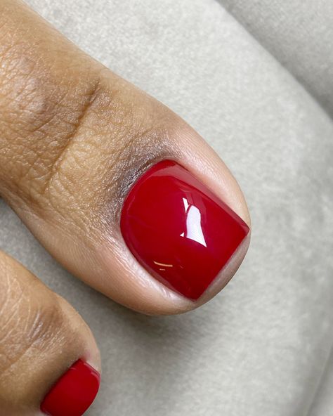 Acrylic/ Hard Gel Toenails and Extensions: Why This Trend Needs to Stop 🚫 It’s time we address a controversial topic that’s been trending overseas and is now making its way into the UK— toenail overlay and extensions designed to create unnaturally long, square nails. While it may look glamorous in photos, the reality beneath the surface isn’t so pretty 🥲 Here’s why I REFUSE to perform these services: 1️⃣ They’re not designed for the anatomy of toenails. Toenails are naturally shorter, cur... Toenail Overlay, Red French Tip Pedicure, Red Pedicure Toenails, Toes Black Women, Russian Pedicure, Red Toe Nails, Pedicure Toenails, Red Pedicure, Red Toenails