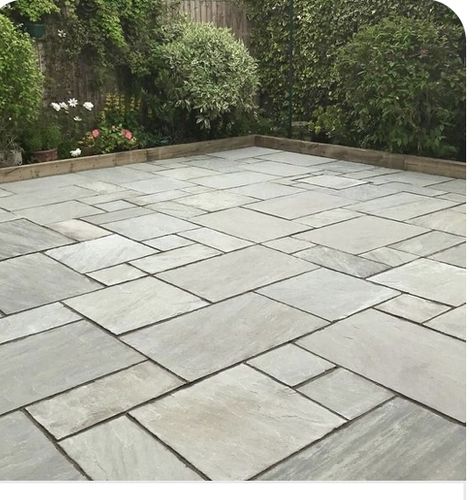 Paved Patio Ideas, Paved Garden Ideas, Paved Garden, Garden Patio Ideas, Sandstone Patio, Sandstone Paving Slabs, Garden Slabs, Patio Kits, Stone Pavers