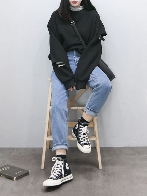 Tomboy Stil, Mode Ulzzang, Korean Outfit Street Styles, Tomboy Style Outfits, Korean Girl Fashion, Korean Fashion Trends, Mode Inspo, Tomboy Fashion, Korea Fashion