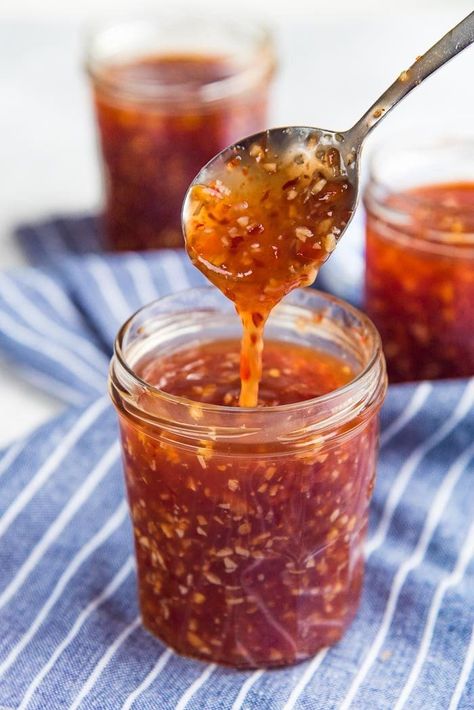 The Easiest and Best Sweet Chili Sauce - easy to make, and easy to adapt and most importantly absolutely delicious! Learn how to make this authentic Asian sweet chili sauce with step by step instructions. Great for canning too. Chili Sauce Recipe Canning, Sweet Chilli Sauce Recipe, Honey Sriracha Sauce, Sweet Chili Sauce Recipe, Mayo Salad, Chili Sauce Recipe, Hot Chili Sauce, Hot Sauce Recipes, Clam Recipes