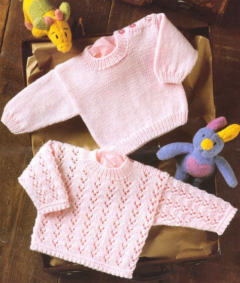 Knitting Baby Girl, Crochet Baby Stuff, Baby Overall, Sweater Mittens, Crochet For Babies, Chunky Knitting Patterns, Pull Bebe, Chunky Knitting