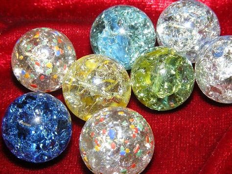 Marbles that sparkle this is something I very rarely see but they are so beautiful. Baked Marbles, Cracked Marbles, Marble Necklace, Pie Pan, Glass Marbles, Crafty Craft, Back To Nature, Bead Jewelry, Crafts To Do