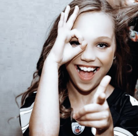 Maddie Rares Dance Moms, Maddie Ziegler Rare Pictures, Maddie Ziegler Dance Moms Rares, Maddie Ziegler Pfp, Young Maddie Ziegler, Dance Moms Poster, Maddie Ziegler Rares, Dance Moms Aesthetic, Fun Pfp