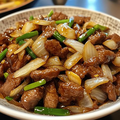 Enjoy Chinese Beef and Onion Stir Fry, a quick and flavorful dish with tender beef, crispy onions, and a savory sauce over rice! Sliced Beef Stir Fry Recipes, Peanut Butter Beef Stir Fry, Vegetable Beef Stir Fry, Tender Beef Stir Fry, Stewing Beef Stir Fry, Beef With Chinese Vegetables, Beef Onion Stir Fry, Cashew Beef Stir Fry, Beef Stirfry Chinese