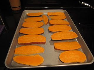 Sophie in the Kitchen: Sweet Potato Dog Chews Sweet Potato Dog Chews, Sweet Potato Dog, Potato Dog, Petit Basset Griffon Vendeen, Dog Biscuit Recipes, Doggy Treats, Dog Food Treats, Sweet Potatoes For Dogs, Food Dehydrator