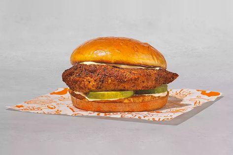 Popeyes Quietly Adds Blackened Chicken Sandwich to Its Menu: A non-fried alternative for those looking for something a little healthier. Popeyes Blackened Chicken, Blackened Chicken Sandwich, Popeyes Menu, Popeyes Fried Chicken, Bun Making, Sandwich Menu, Chicken Rub, Brioche Bun, Fast Food Items