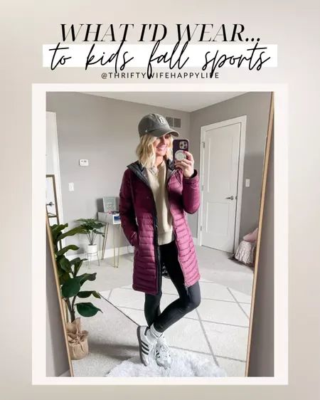 What I’d wear to kids fall sports. This was my go-to outfit for spring baseball practice! It’s perfect to wear for soccer or football practice too! Cold Baseball Game Outfit Women, Cold Weather Sports Mom Outfits, Winter Soccer Mom Outfit, Fall Soccer Mom Outfits, Fall Sports Mom Outfit, Sport Mom Outfit, Sporting Event Outfit, Sporty Mom Outfits, Sports Mom Outfit