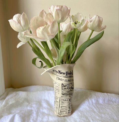 The Newspaper Vase! This is the last one available in this style, I’ll be doing a whole new design for the next batch!👀🗞️Available on Etsy!/// SOLD! - #newspapervase #handmadeceramics #illustratedceramics #brooklynceramics #illustratorsoninstagram Vase Clay Ideas, Ceramics Ideas Pottery Vase, Air Dry Clay Flower Pots, Clay Vase Ideas, Air Dry Clay Vase, Aesthetic Vase, Vase Aesthetic, Funky Vases, Flower Vase Ceramic