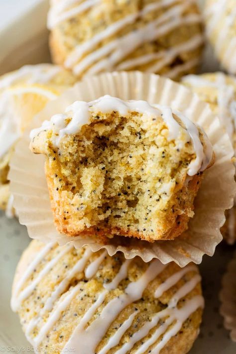 Tangy-sweet and tender, these lemon poppy seed muffins are topped with a sweet lemon icing and make for a special breakfast treat that tastes like it came from a bakery. Simple to make, extra buttery, and freeze easily! Recipe on sallysbakingaddiction.com Poppy Seed Muffins Recipe, Lemon Poppy Seed Muffins Recipe, Banana Zucchini Muffins, Poppyseed Muffins, Lemon Poppy Seed Muffins, Life Made Simple, Seed Muffins, Bakery Style Muffins, Moist Muffins