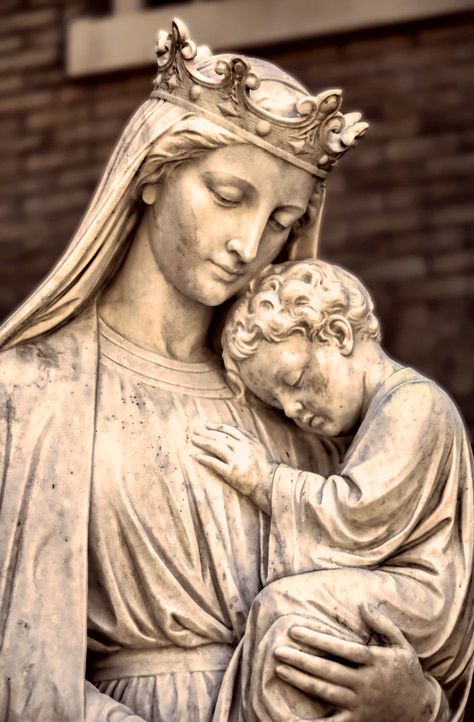 Statues For Front Porch #StatuesForGraves  #•STATUES• Mary Seat Of Wisdom, St James Cathedral Seattle, Virgin Mary Sculpture, Mother Mary Statue, Christus Tattoo, Baby Jesus Statue, Angel Statues Sculpture, Ancient Greek Sculpture, Statue Tattoo