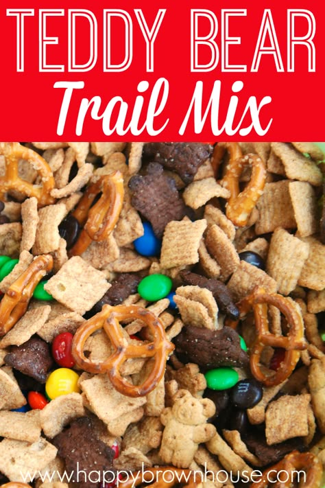 This Teddy Bear Trail Mix is a super simple homemade snack mix that kids will love! Perfect for homemade gifts, long road trips, or special treats for family movie night. Let the kids help make it for an extra special treat. #snack #recipe #travel #christmas #homemadegift #treat #teddybear Trail Mix Snack, Trail Mix Recipe, Bear Food, Homemade Trail Mix, Trail Mix Recipes, Chex Mix Recipes, Snack Mixes, Kid Snacks, Snack Mix Recipes