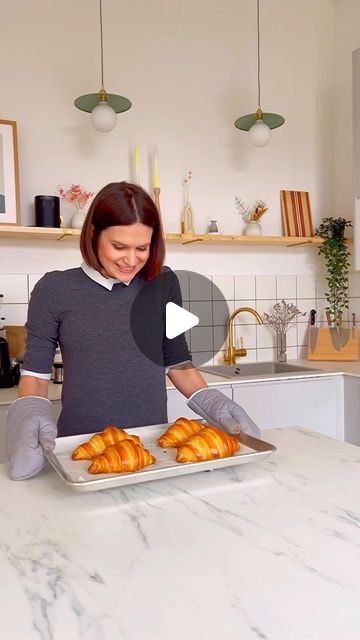 79K likes, 245 comments - la.cuisine.de.geraldine on January 23, 2023: "How to make the BEST croissants 🥐 - PART 1 As a French girl, it was my dream to make my own croissants! After several attempts, I found the perfect recipe that I am now sharing with you 🤗 I recommend you to read the whole recipe as I give you lots of additional tips 👌 📌 Homemade croissants (French recipe) Recipe on my blog. Link in bio. 🇫🇷 Croissants maison Recette en français sur mon blog. Lien en bio. 🇩🇪 Crois Perfect Croissant Recipe, How To Make Croissants, French Croissant Recipe, Crossant Recipes, French Croissant, Homemade Croissants, French Recipe, Ig Food, Croissant Recipe