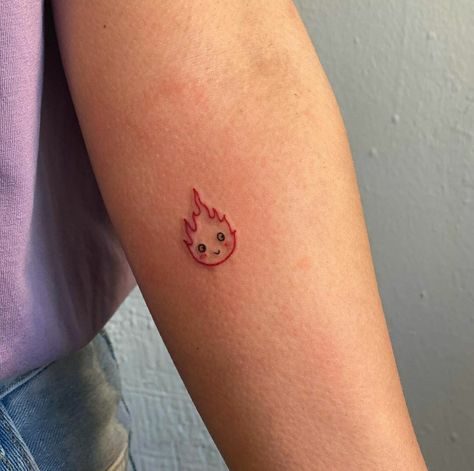 Calcifer Tattoo, Hai Tattoo, Tatuaje Studio Ghibli, Rainbow Tattoo, Petit Tattoo, Rainbow Tattoos, Ghibli Tattoo, Medusa Tattoo, Cute Little Tattoos