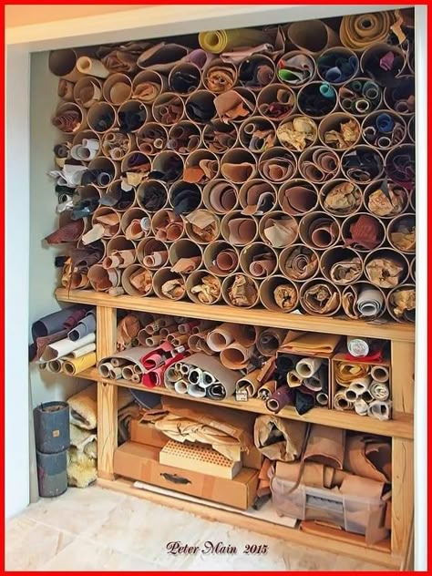 Leather Shop Interior, Upholstery Shop Organization, Leather Working Station, Leather Storage Ideas, Leather Workshop Studio, Leather Workshop Ideas, Leatherworking Patterns, Garage Art Studio, Home Art Studios