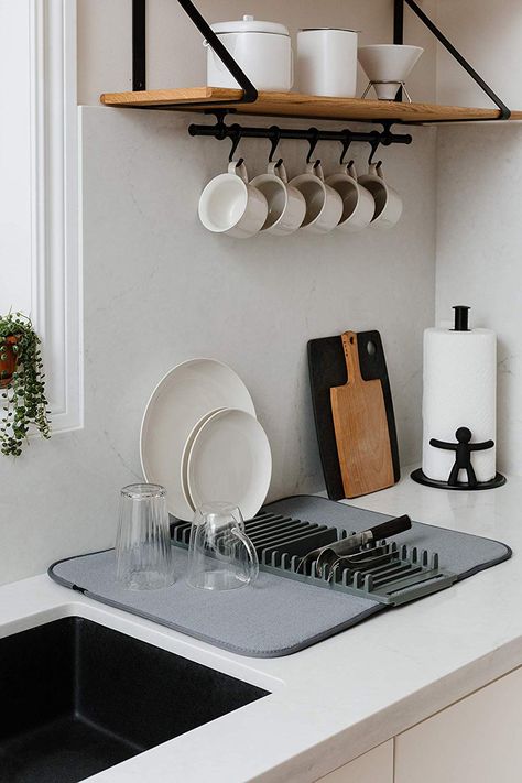 Wall mounted drying rack