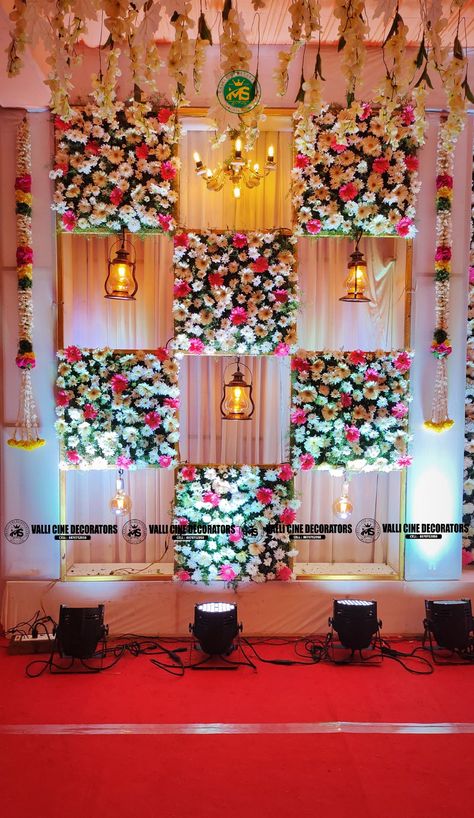 Photo Point Wedding, Selfie Zone Ideas, Selfie Zone Decoration Wedding, Wedding Gate Decoration Indian, Decoration Wedding Indoor, Selfie Zone Decoration, Indian Wedding Reception Backdrop, Ganpati Decoration At Home Background, Selfie Zone