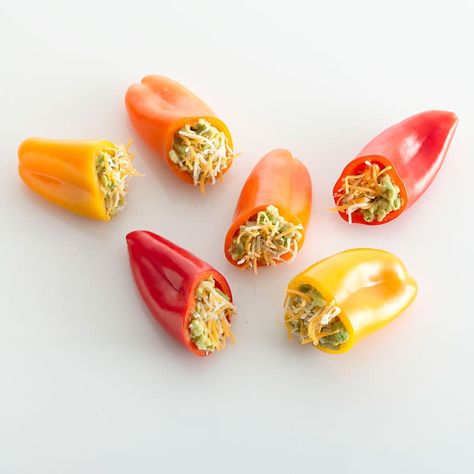 Mexican-Stuffed Baby Bell Peppers Baby Bell Peppers, Ww Lunches, Meal For One, Weight Watchers Snack Recipes, Weight Watchers Recipe, Bell Pepper Recipes, Weight Watchers Smart Points, Baby Bells, Hungry Girl