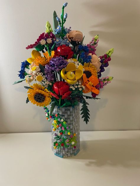 Flower Lego Set Aesthetic, Botanical Lego Set, Lego Set Display Ideas, Lego Flowers Aesthetic, Flower Legos, Lego Vase, Cute Lego Sets, Lego Orchid, Lego Flower Bouquet