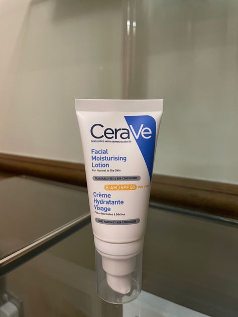 Light Weight Moisturizer, Light Moisturizer For Face, Cerave Skincare Routine, Cerave Facial Moisturizing Lotion, Skincare Cerave, Cerave Moisturizer, Cerave Skincare, Skincare Moisturizer, Light Moisturizer