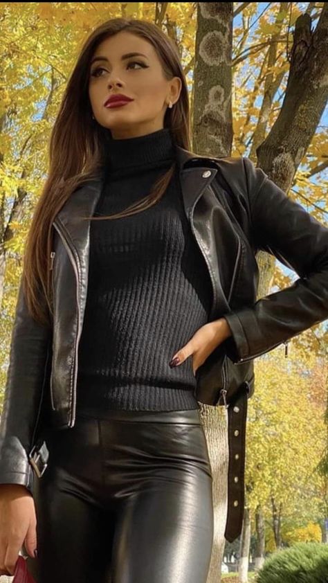 Leather Outfits Women, Leather Leggings Fashion, Leather Dress Women, Leather Jacket Girl, Leather Outfits, Crazy Ideas, Vinyl Clothing, Photos Of People, Black Mesh Dress