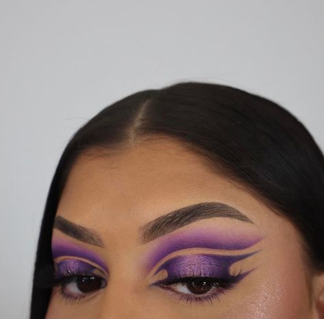 Eyeshadow, makeup inspo, purple makeup, purple eyeshadow, cut crease, glitter eye, royal purple, champagnebecca, lashes, purple, prom makeup, graduation makeup, brown eyes, brown and purple, black girl makeup Fun Purple Eye Makeup, Grey And Purple Makeup, Purple Makeup Looks For Black Women, Makeup Inspo Purple, Black And Purple Makeup, Purple And Black Makeup, Purple And Black Eyeshadow, Dark Purple Makeup Looks, Purple Prom Makeup