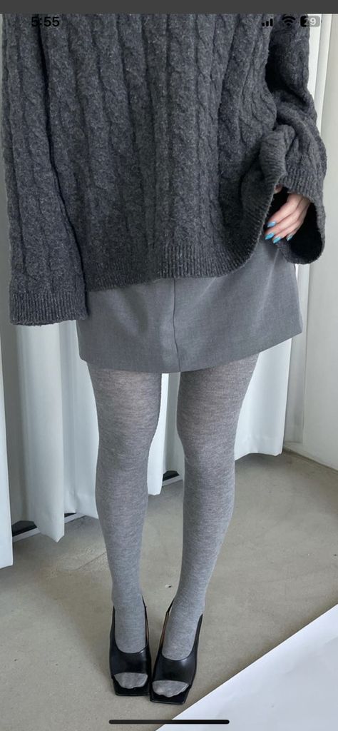 Knitted Tights Outfit, Turtle Neck Layered Outfit, Grey Socks Outfit, Gray Outfit Aesthetic, Knit Tights Outfit, Edgy Party Outfits, Light Grey Outfit, Grey Tights Outfit, Capsule Wardrobe Tips